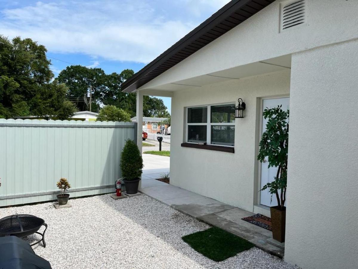 Incredible Comfortable Apartments Near The Airport And Beaches タンパ エクステリア 写真
