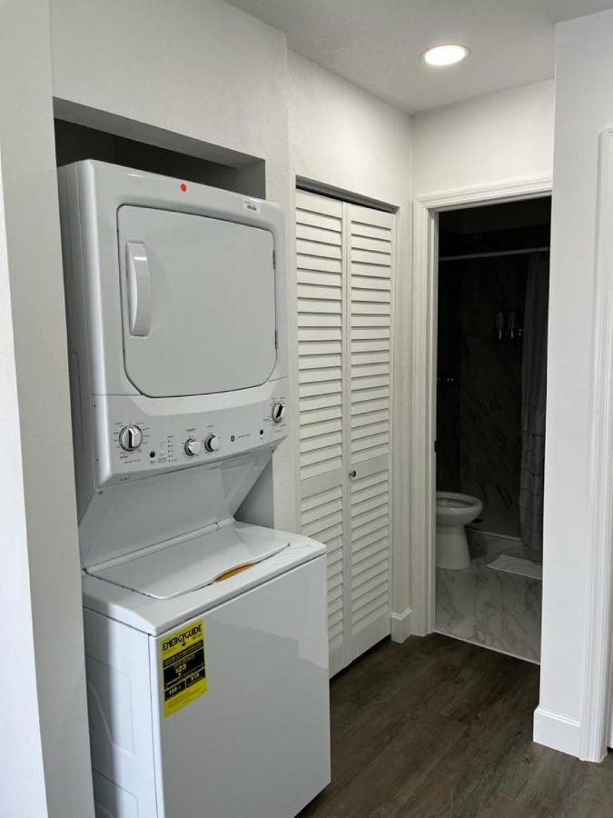 Incredible Comfortable Apartments Near The Airport And Beaches タンパ エクステリア 写真