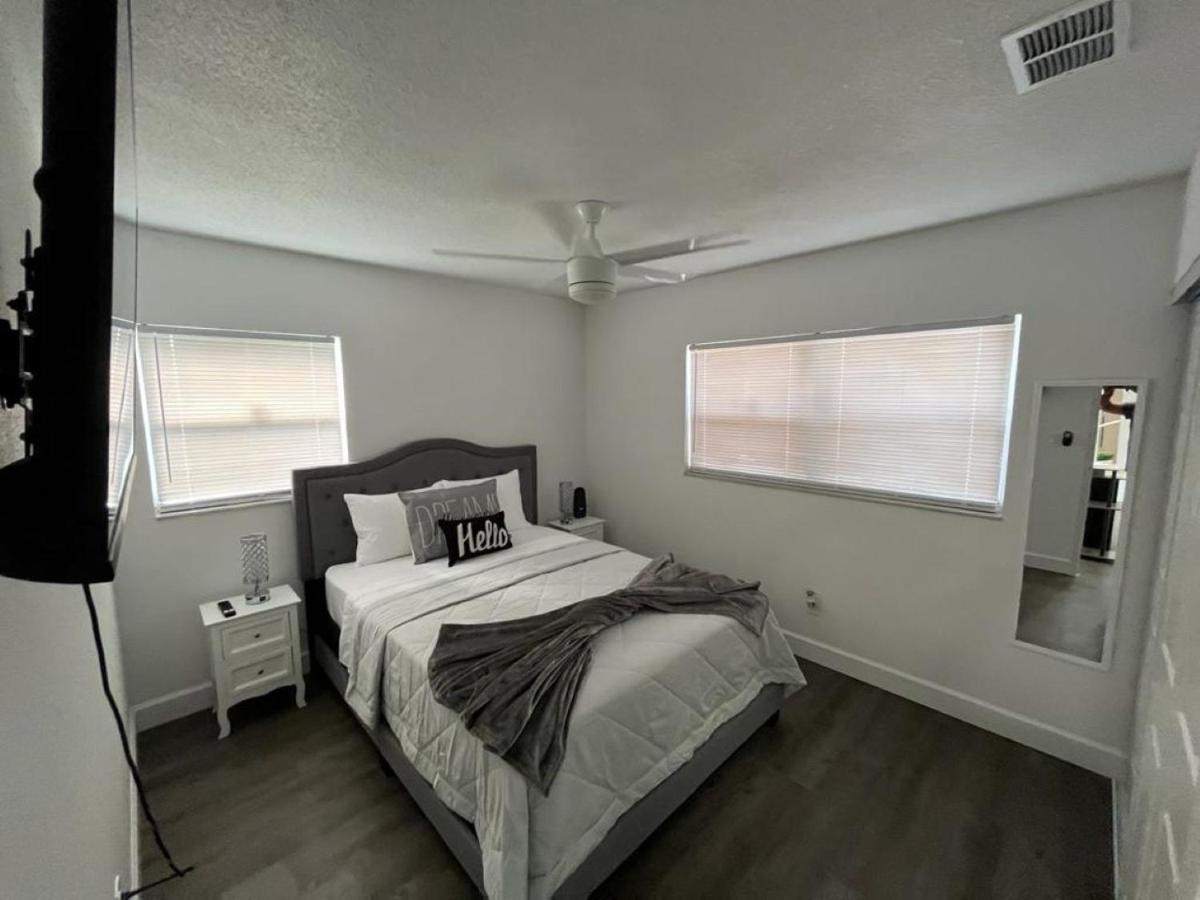 Incredible Comfortable Apartments Near The Airport And Beaches タンパ エクステリア 写真
