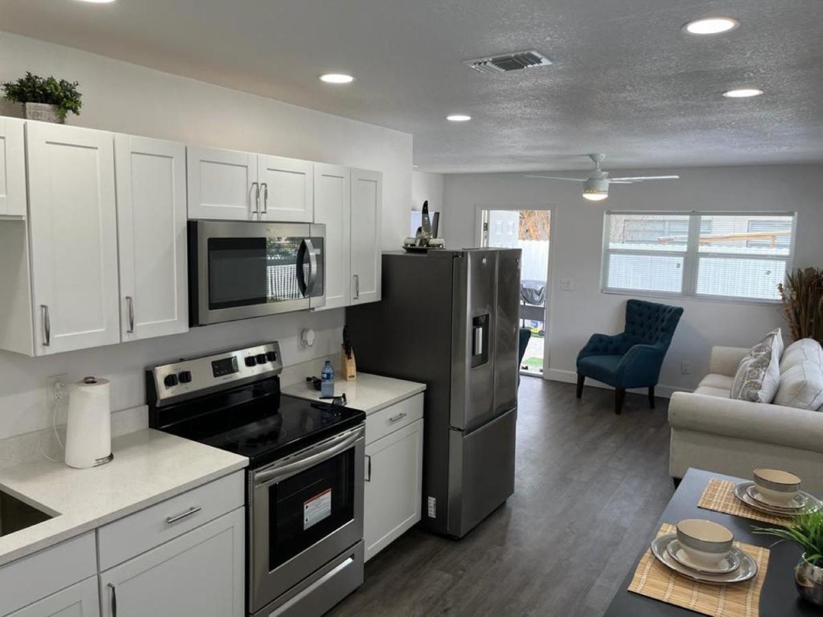 Incredible Comfortable Apartments Near The Airport And Beaches タンパ エクステリア 写真